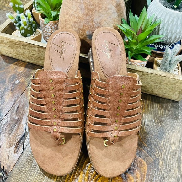 Latigo Brown Leather Sandals - Picture 1 of 9